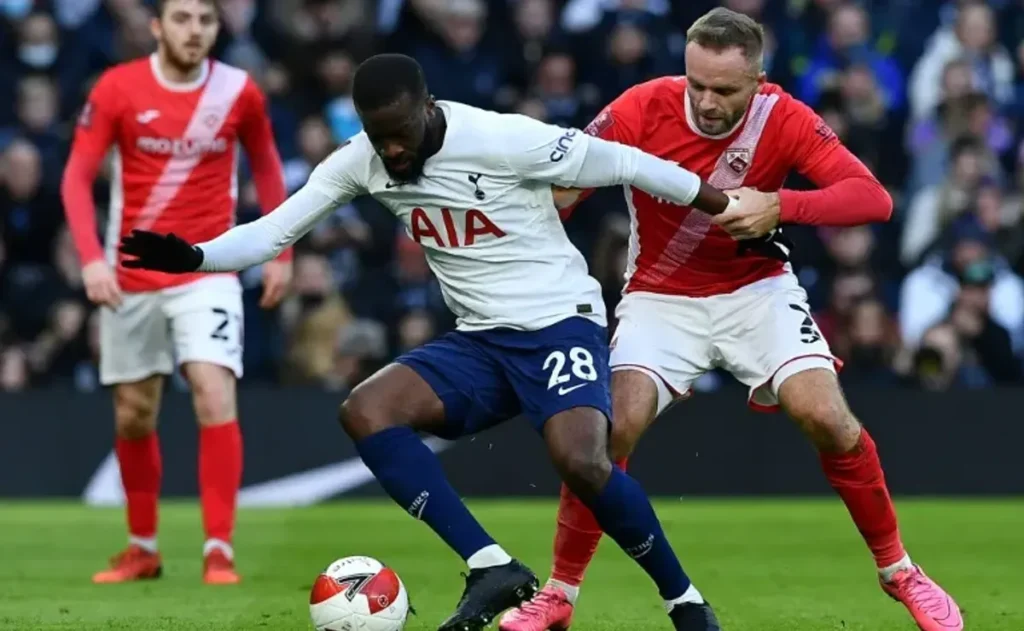 ต็องกี อึนดอมเบเล (Ndombele Alvaro)