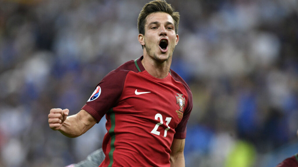 เซดริก ซวาเรส (Cedric Soares)