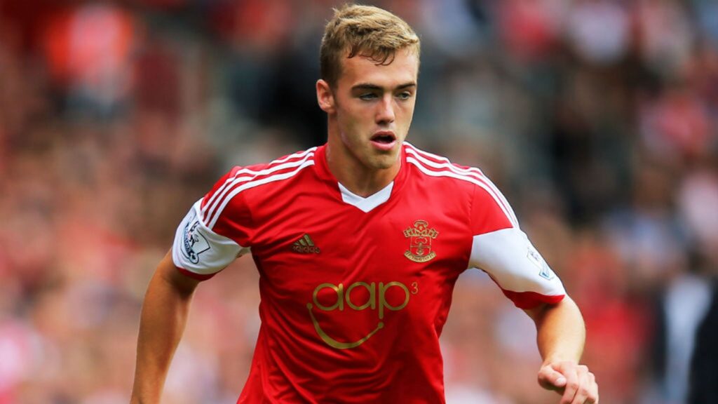 แคลัม เชมเบอส์ (Calum Chambers)