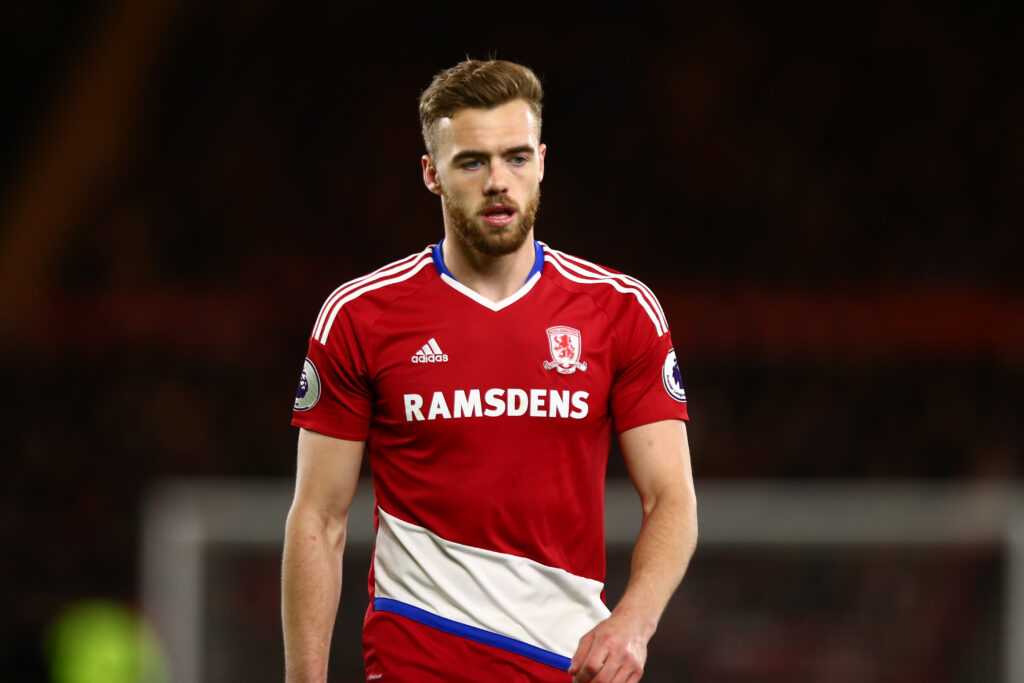 แคลัม เชมเบอส์ (Calum Chambers)