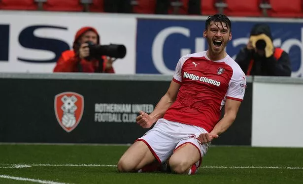 คีฟเฟอร์ มัวร์ (Kieffer Moore)